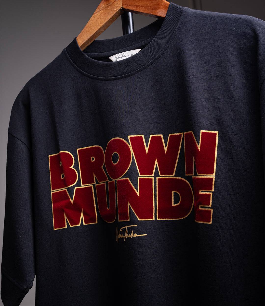 BROWN MUNDE TEE